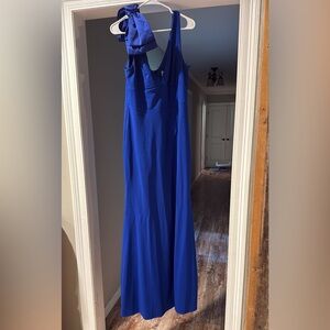 Elegant Blue Sleeveless Gown